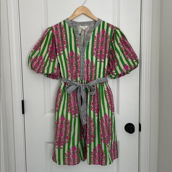 THML Dresses & Skirts - THML Women’s Tie Waist Puff Sleeves Dress with Green and Pink Floral Stripes L